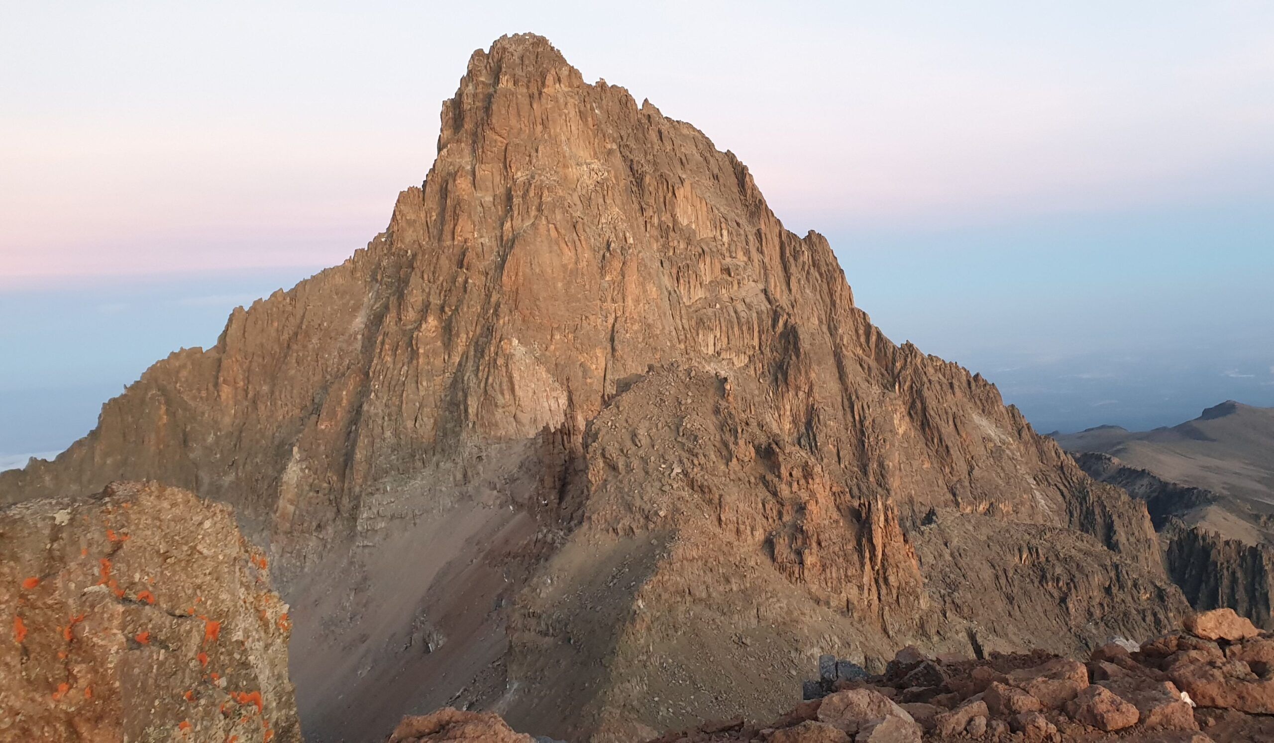 Sirimon Route 5 days, Day 4: Shipton's Camp (4,200m) - Point Lenana (4,985m) - Old Moses (3,300m)